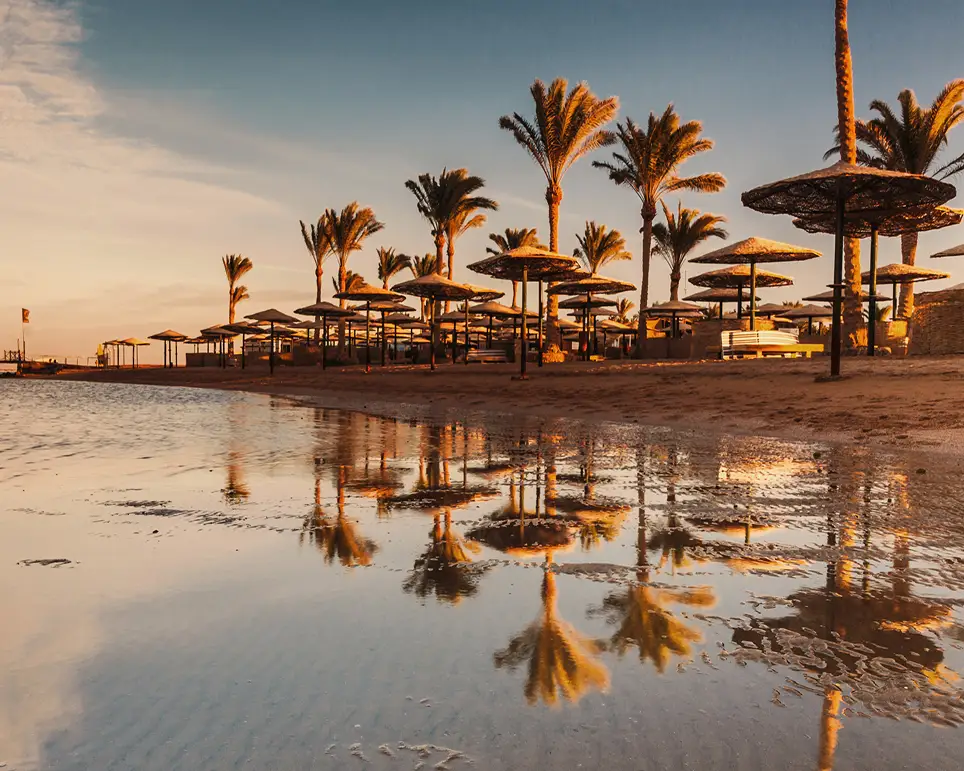 Hurghada Strand und Palmen