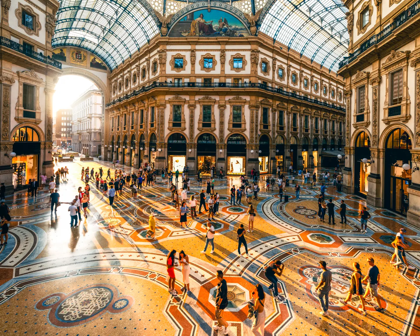 El centro comercial Galleria Vittorio Emanuele en Milán, Italia